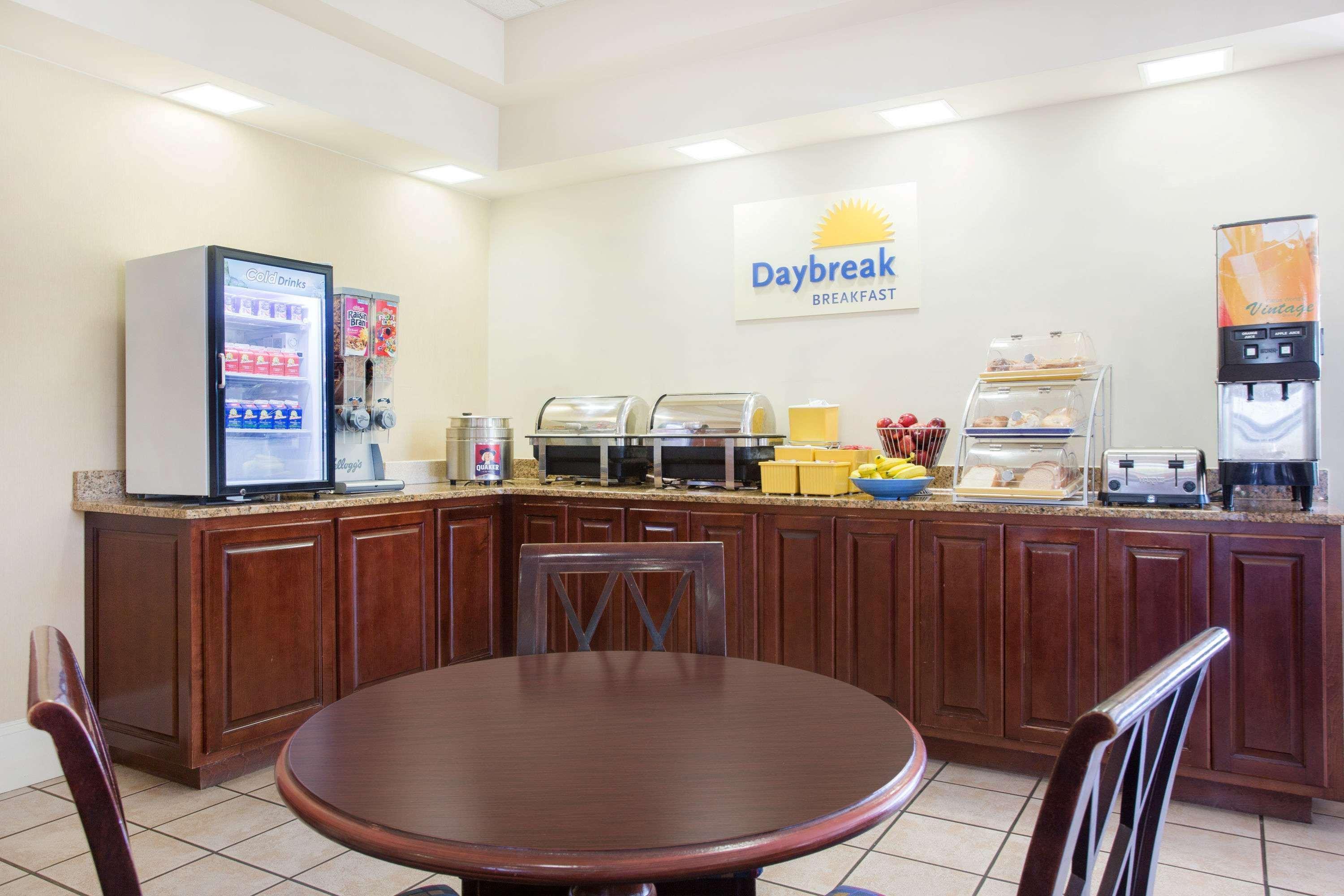 Days Inn By Wyndham Metter Exterior foto